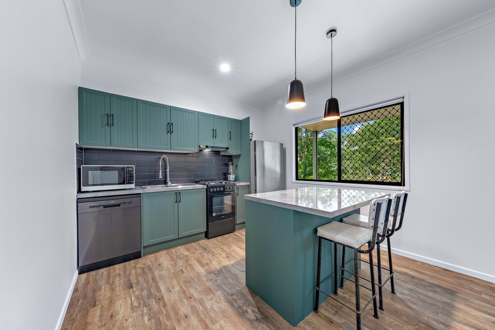 8 Dixon Place CANNONVALE 2