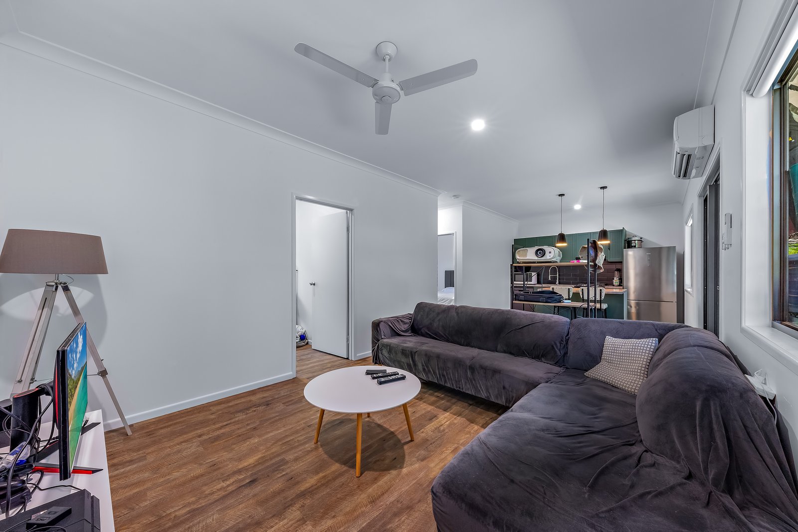 8 Dixon Place CANNONVALE 3