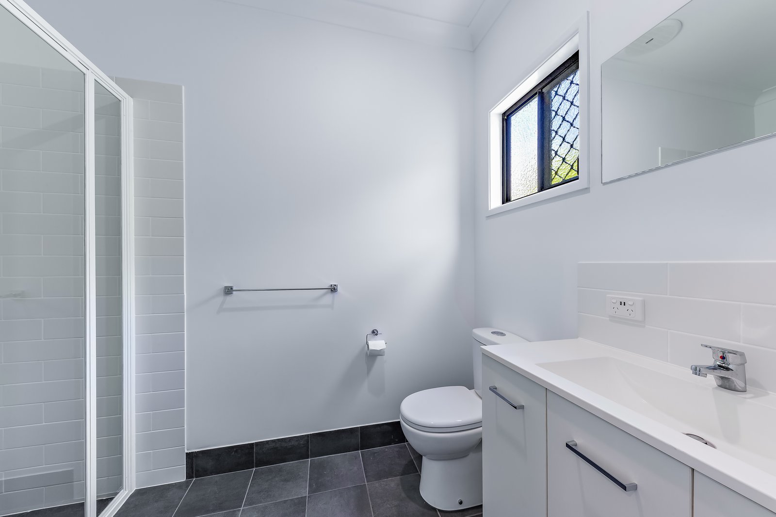 8 Dixon Place CANNONVALE 5