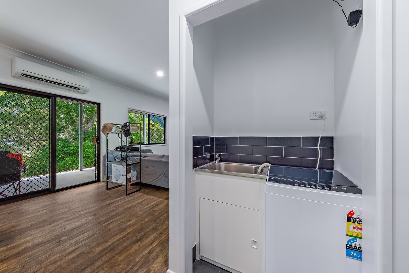 8 Dixon Place CANNONVALE 6