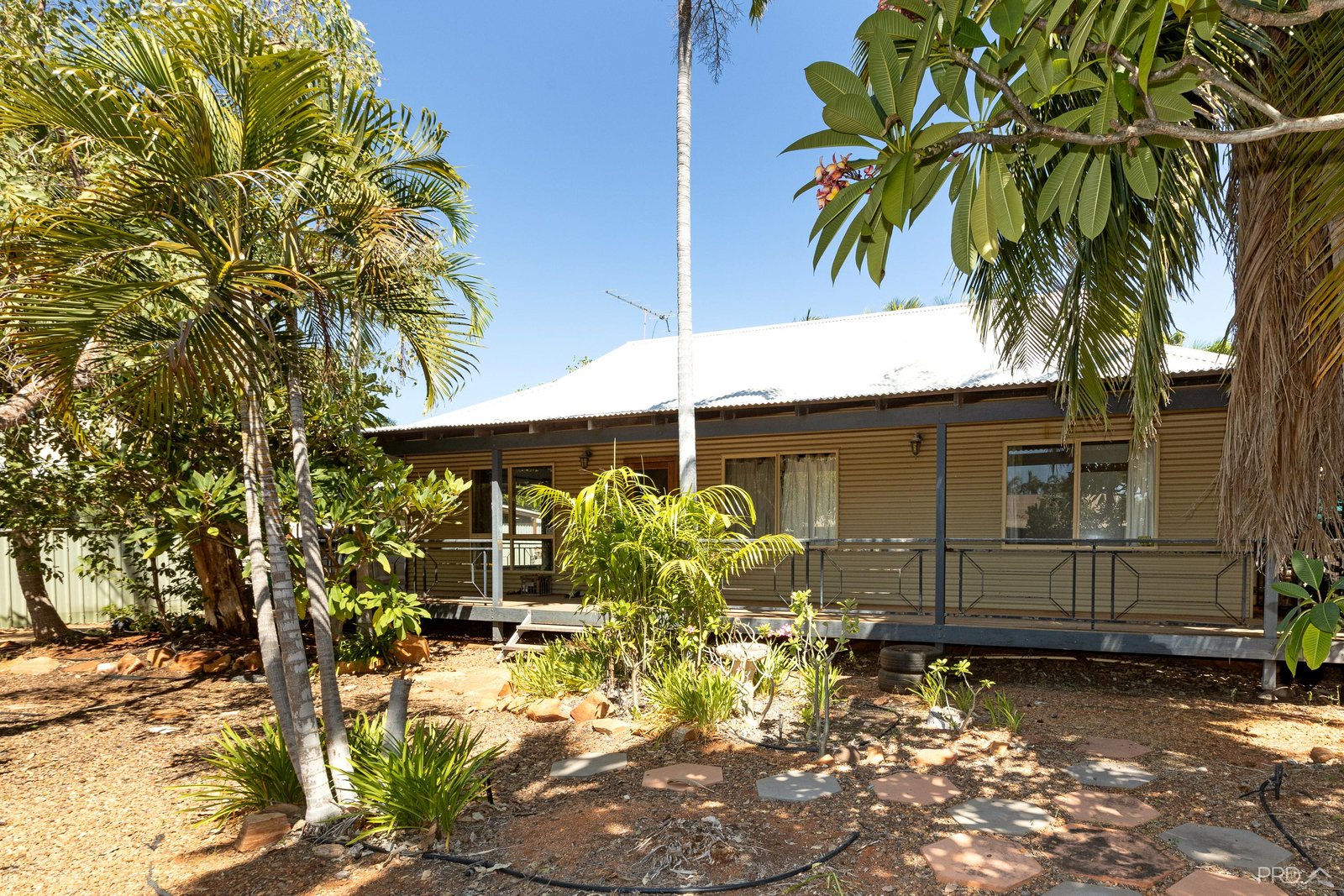 8 Dolby Road CABLE BEACH 28