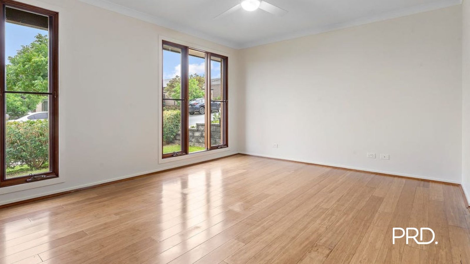 8 Domus St  Glenmore Park 4