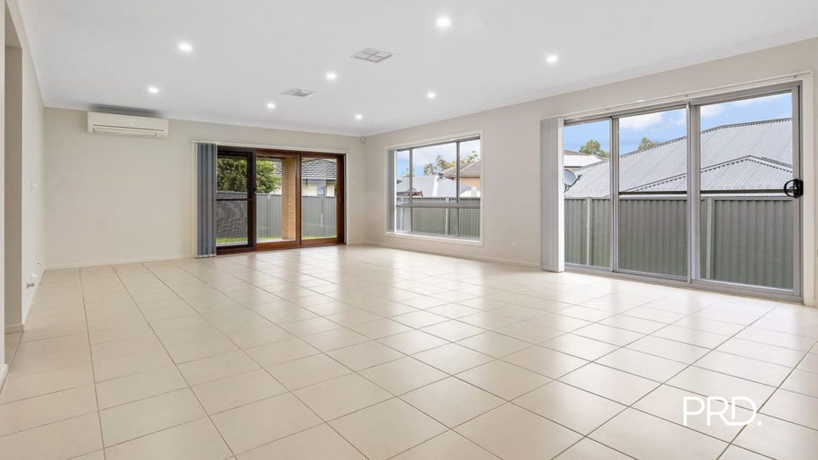 8 Domus St  Glenmore Park 2