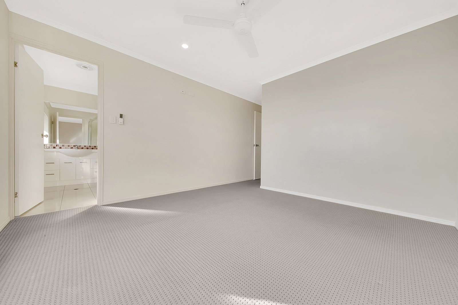 8 Don Cameron Drive CALLIOPE 8