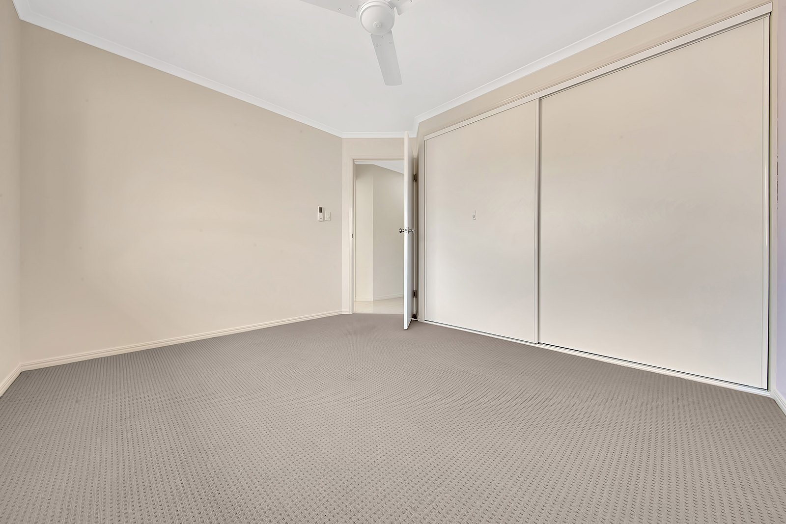 8 Don Cameron Drive CALLIOPE 10