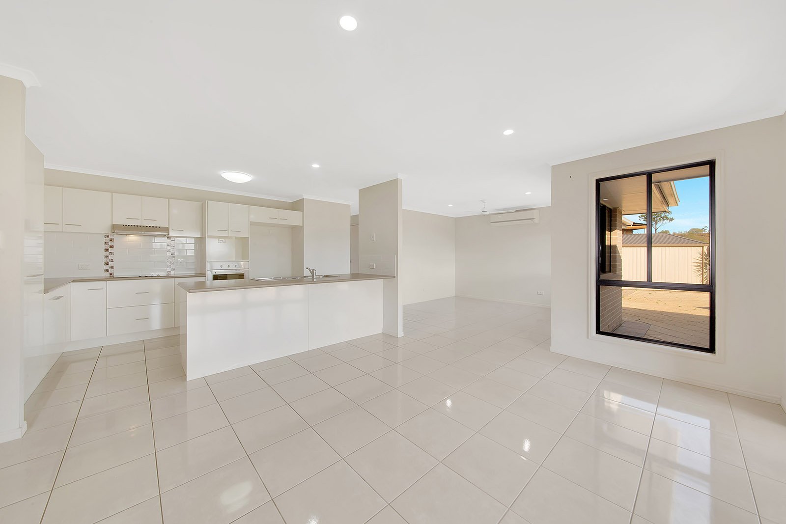 8 Don Cameron Drive CALLIOPE 19
