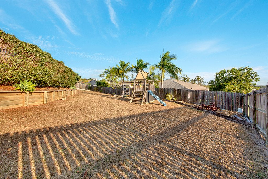 8 Don Cameron Drive CALLIOPE 24