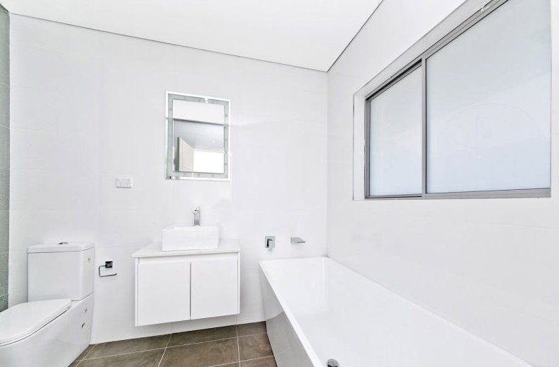 8 Donald Street HURSTVILLE 9