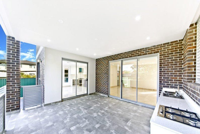 8 Donald Street HURSTVILLE 10