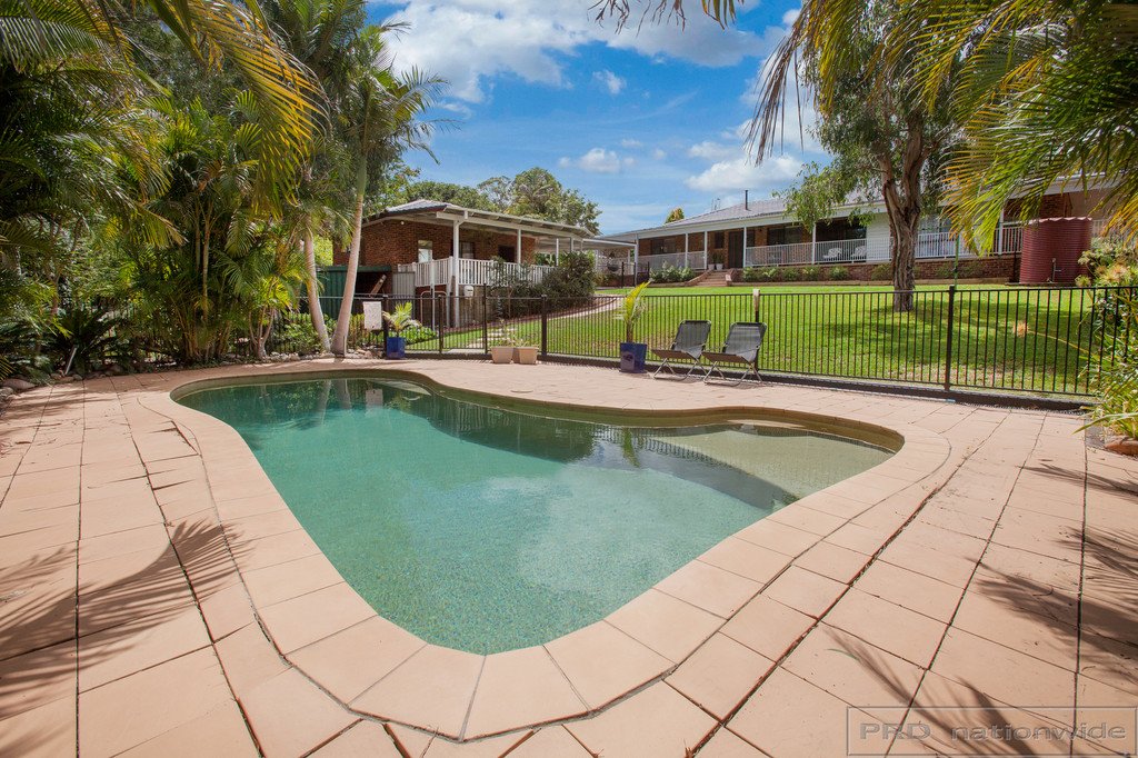 8 Doran Close THORNTON 12