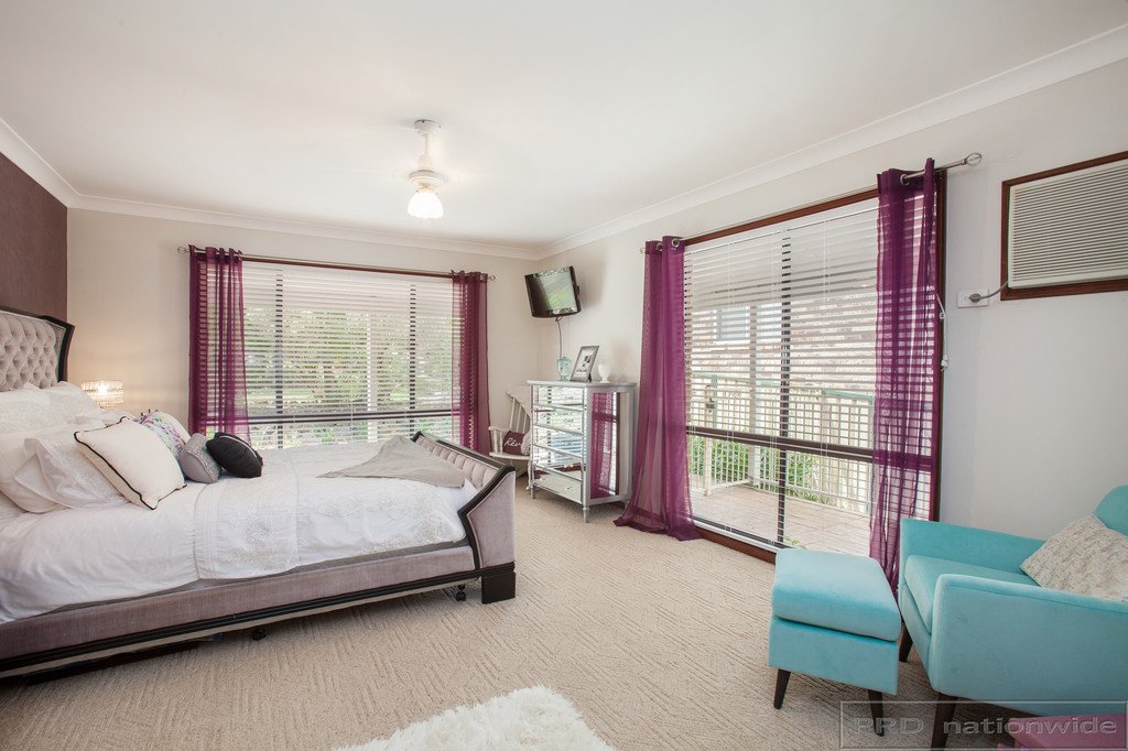 8 Doran Close THORNTON 21