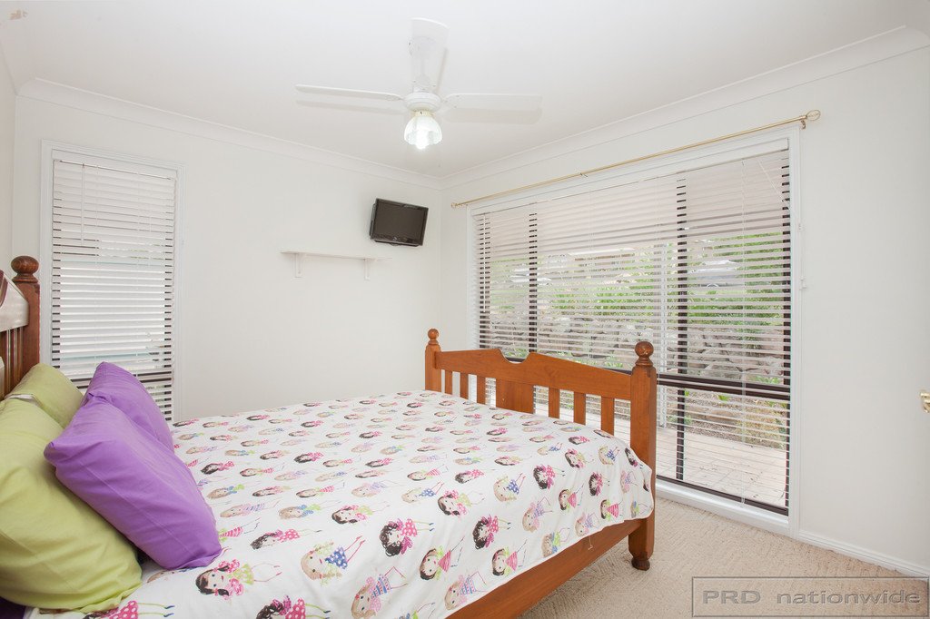 8 Doran Close THORNTON 23