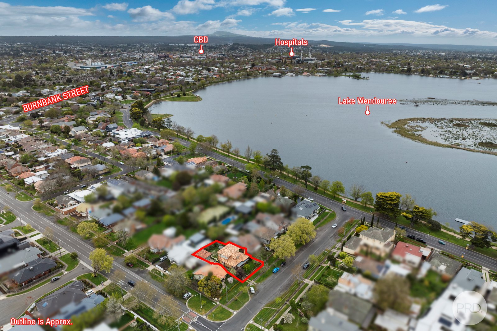 8 Dowling Street LAKE WENDOUREE 2