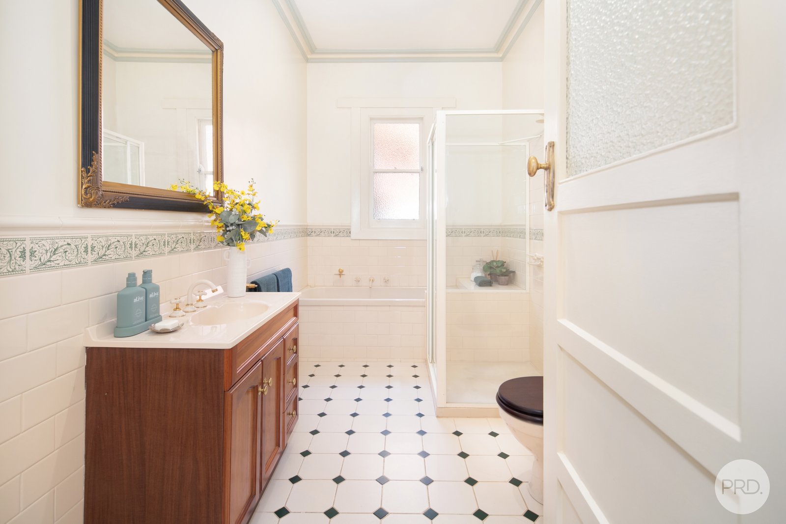 8 Dowling Street LAKE WENDOUREE 11