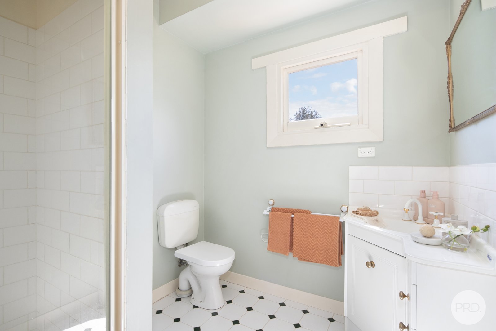 8 Dowling Street LAKE WENDOUREE 18