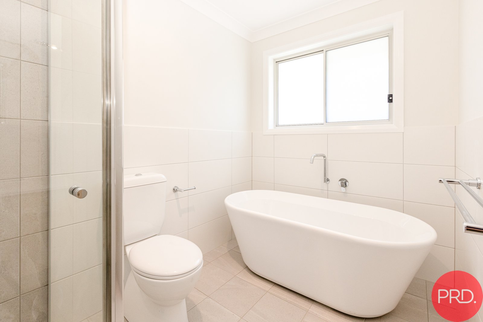 8 Drover Drive LOCHINVAR 12