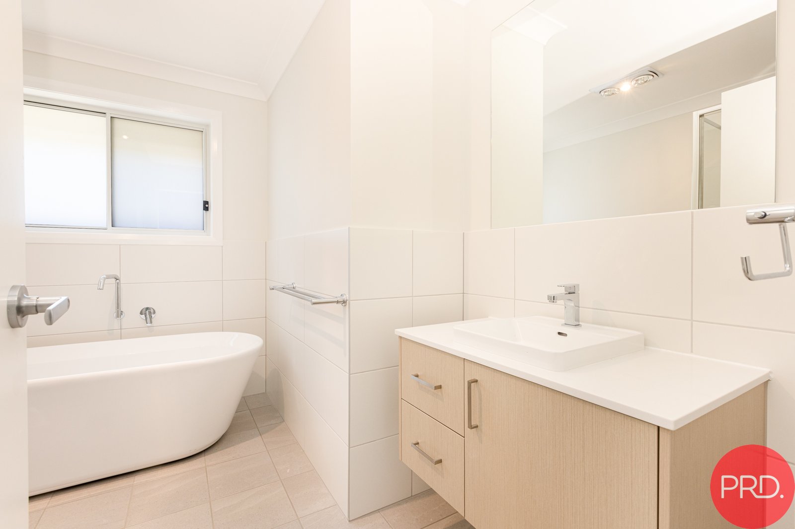 8 Drover Drive LOCHINVAR 13