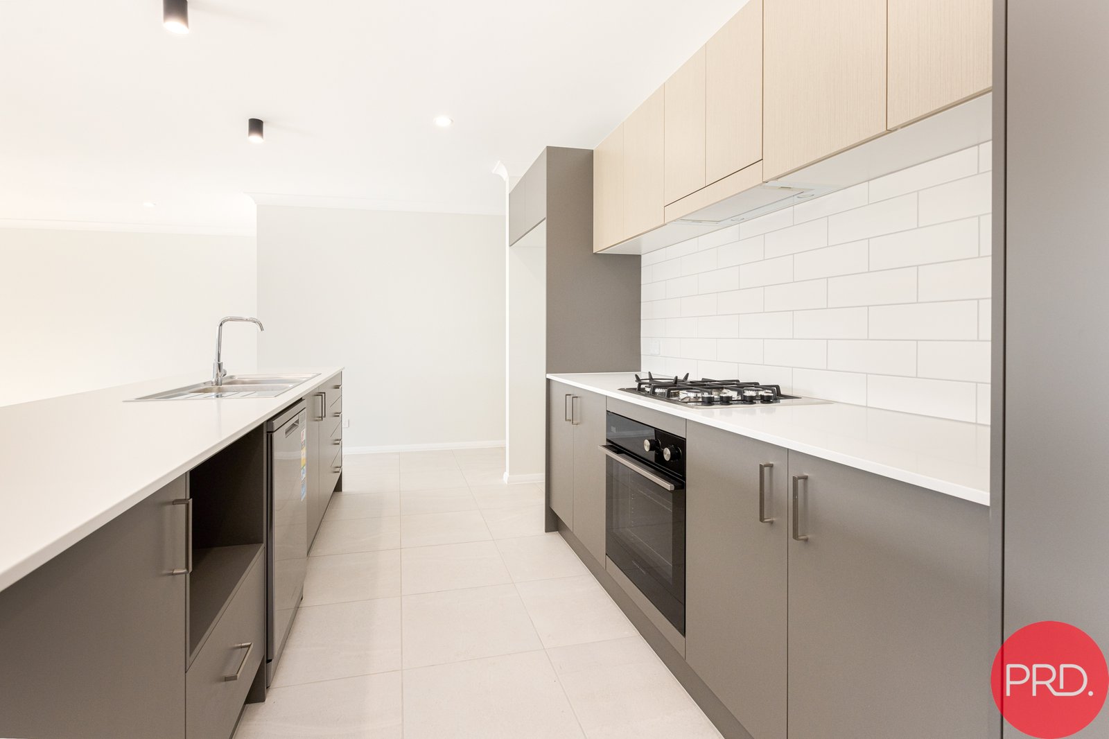 8 Drover Drive LOCHINVAR 15