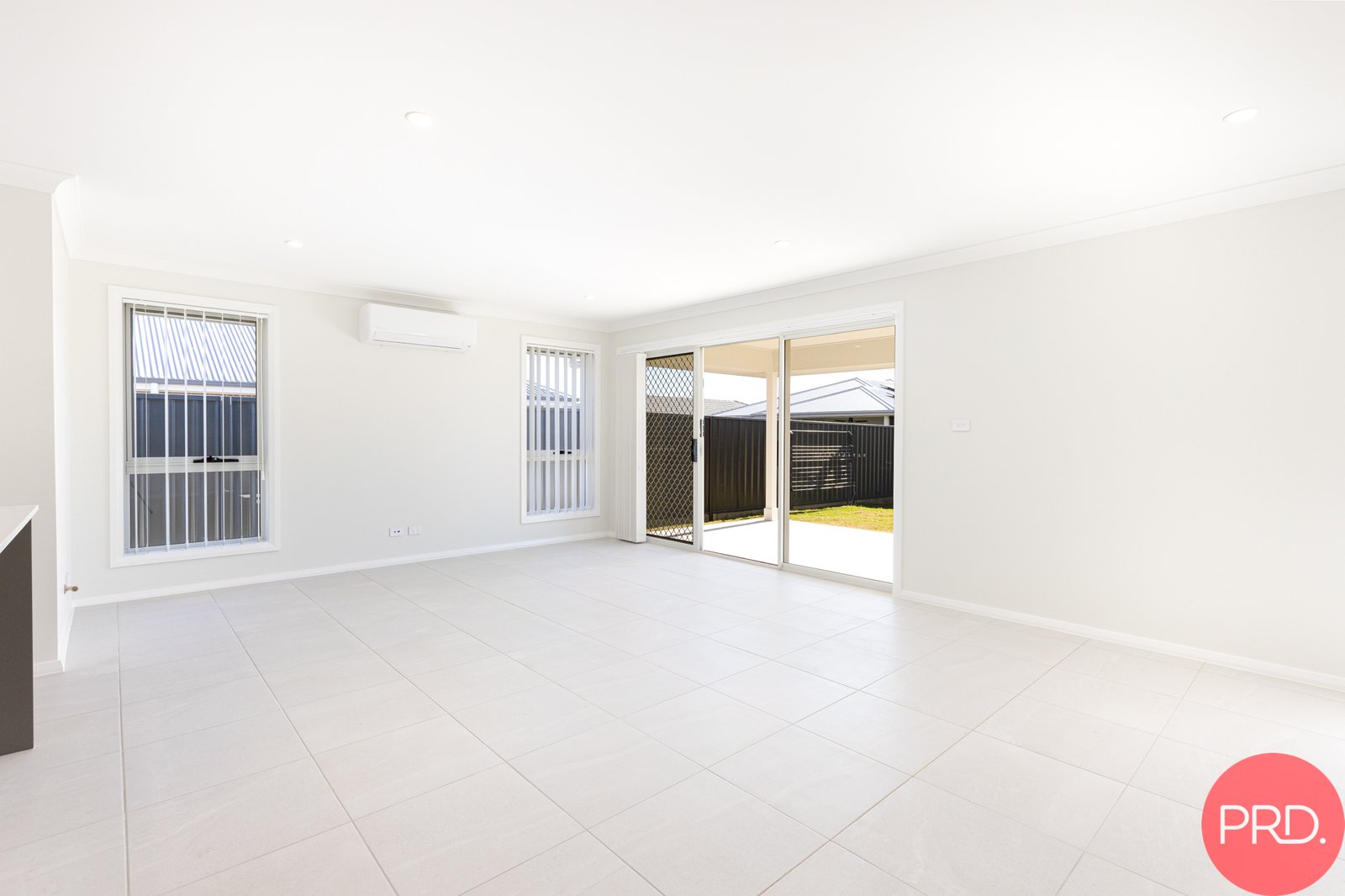 8 Drover Drive LOCHINVAR 16