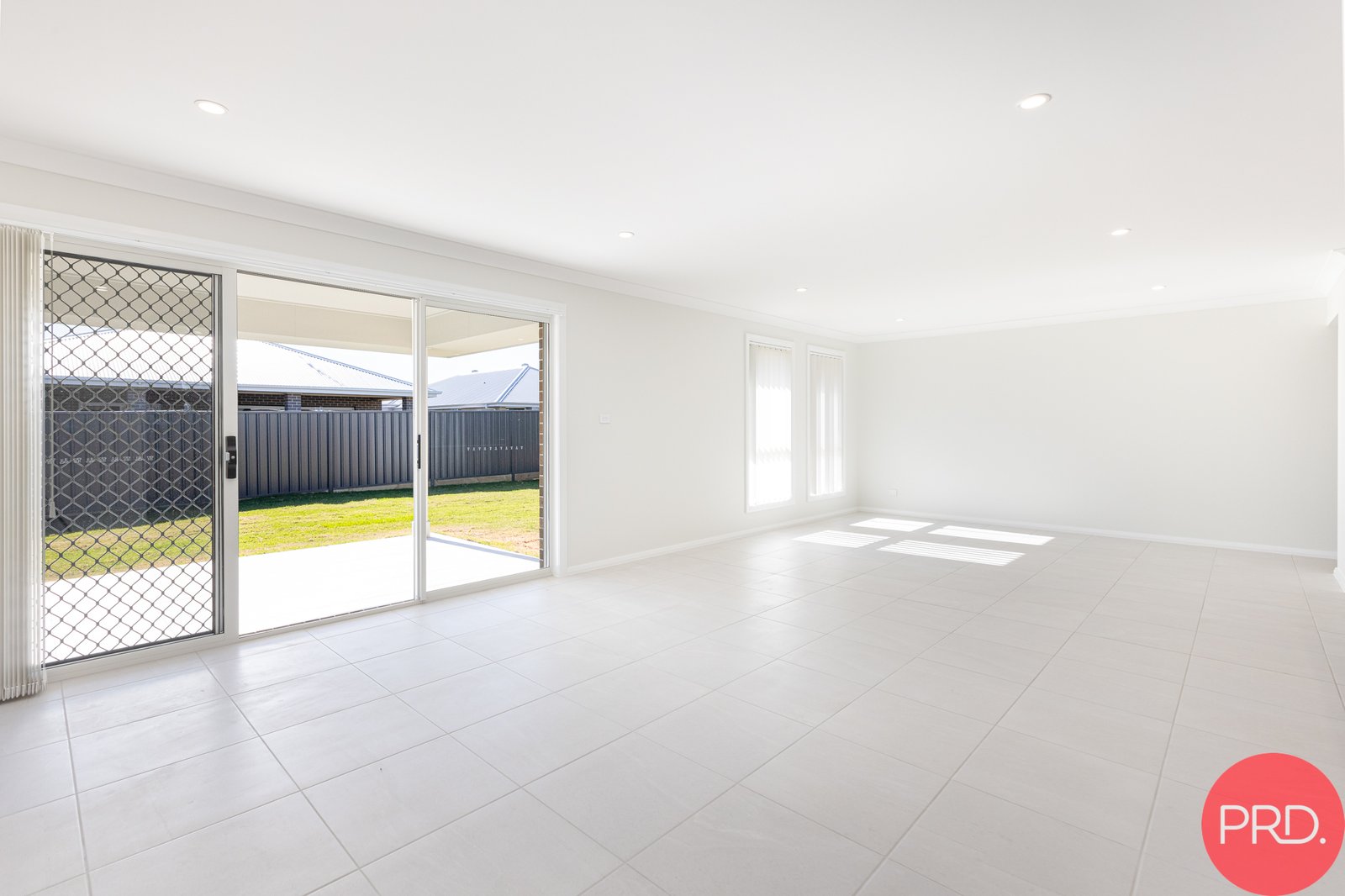 8 Drover Drive LOCHINVAR 17