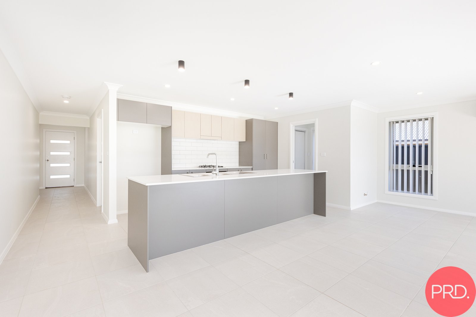 8 Drover Drive LOCHINVAR 20