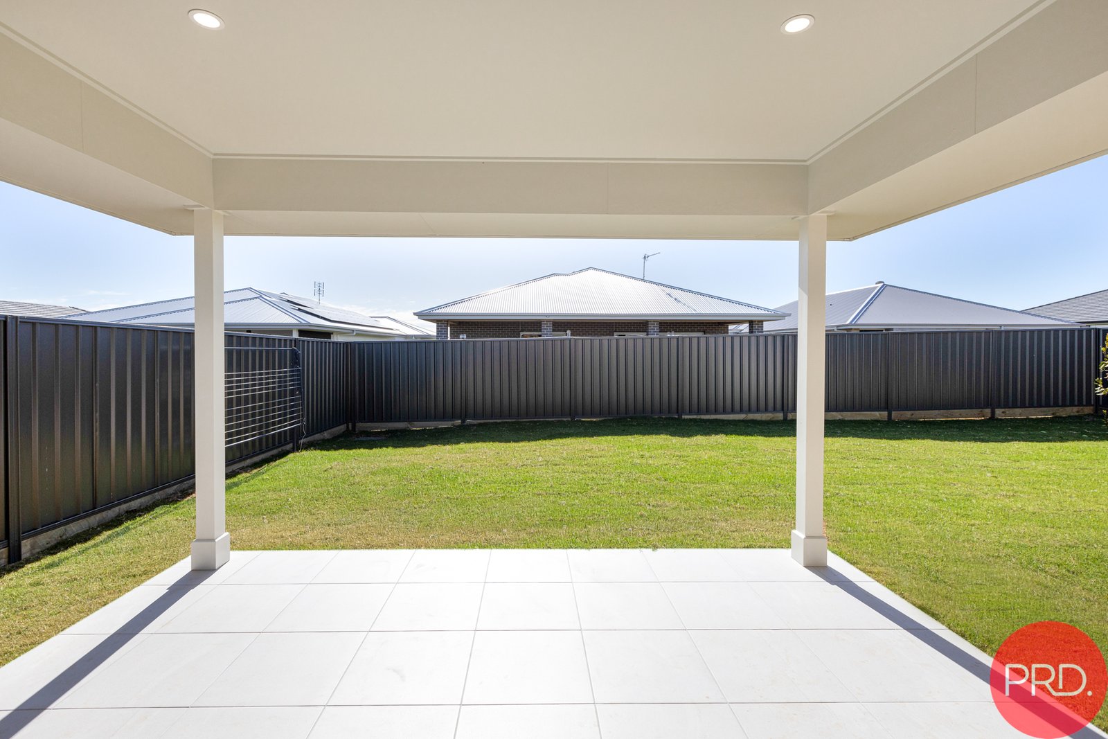 8 Drover Drive LOCHINVAR 21