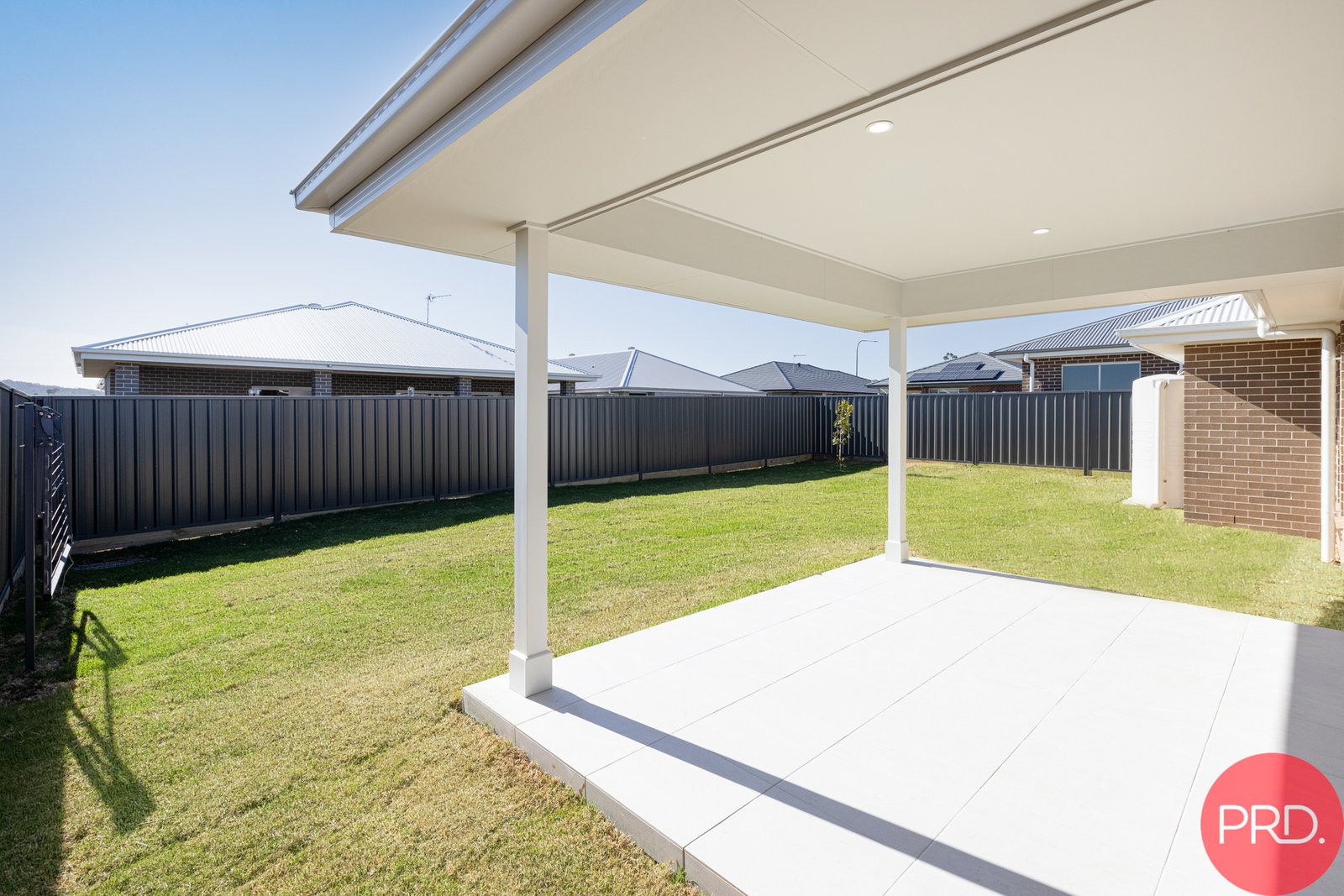 8 Drover Drive LOCHINVAR 22