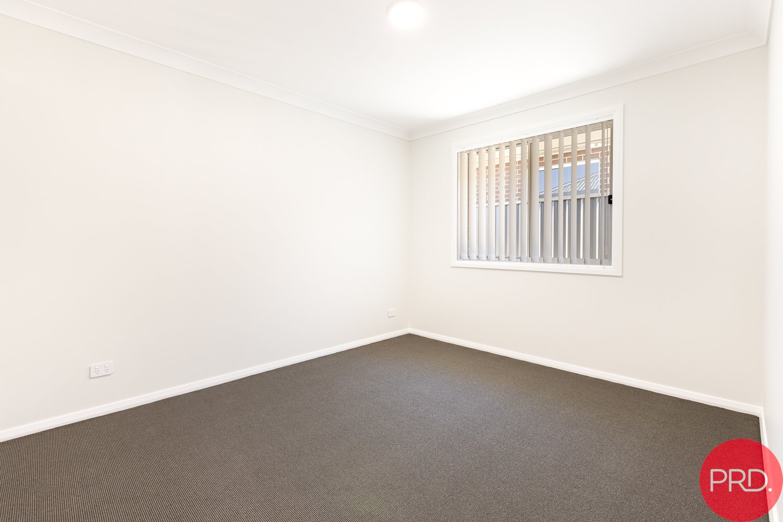 8 Drover Drive LOCHINVAR 24