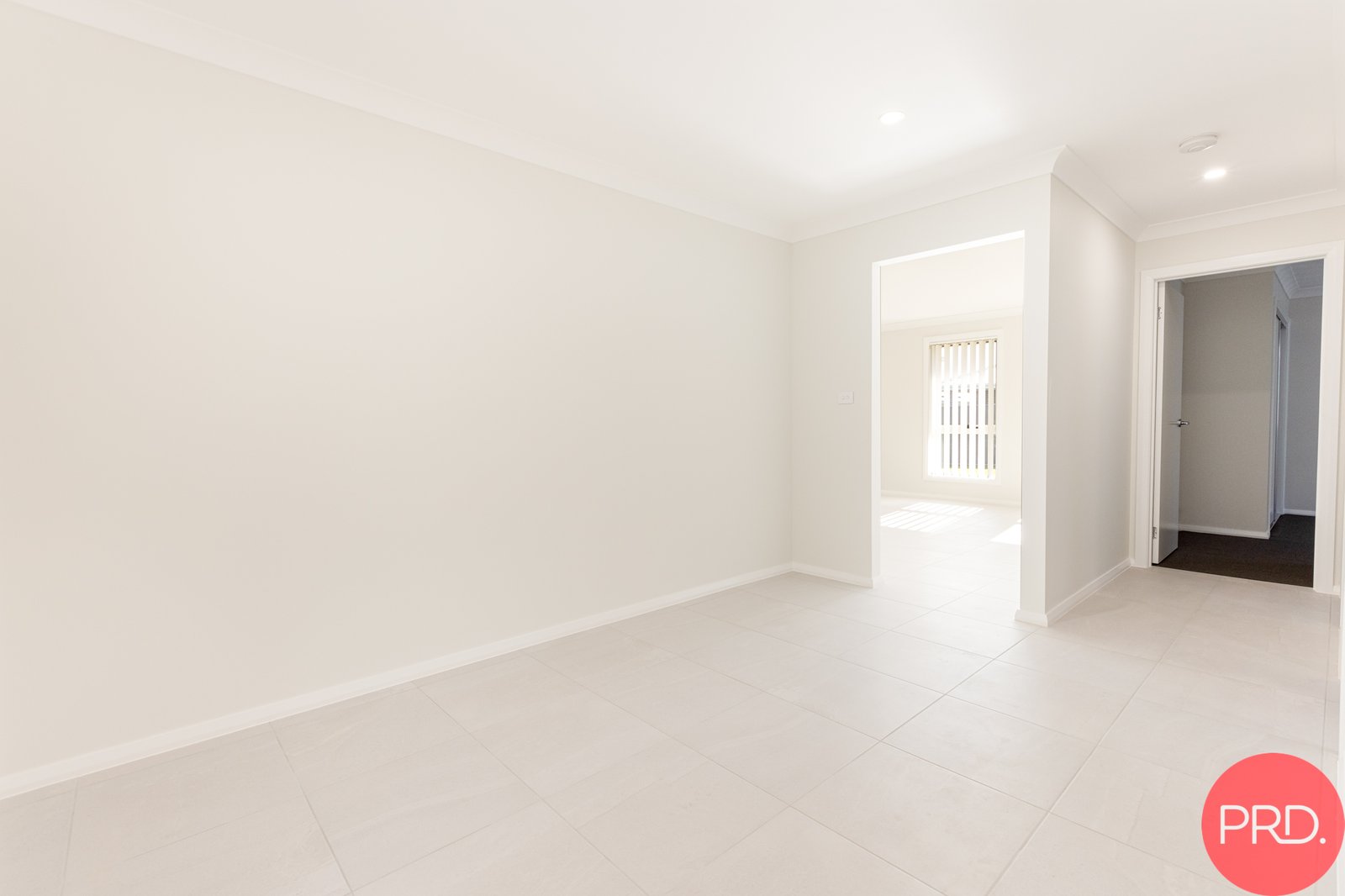 8 Drover Drive LOCHINVAR 27