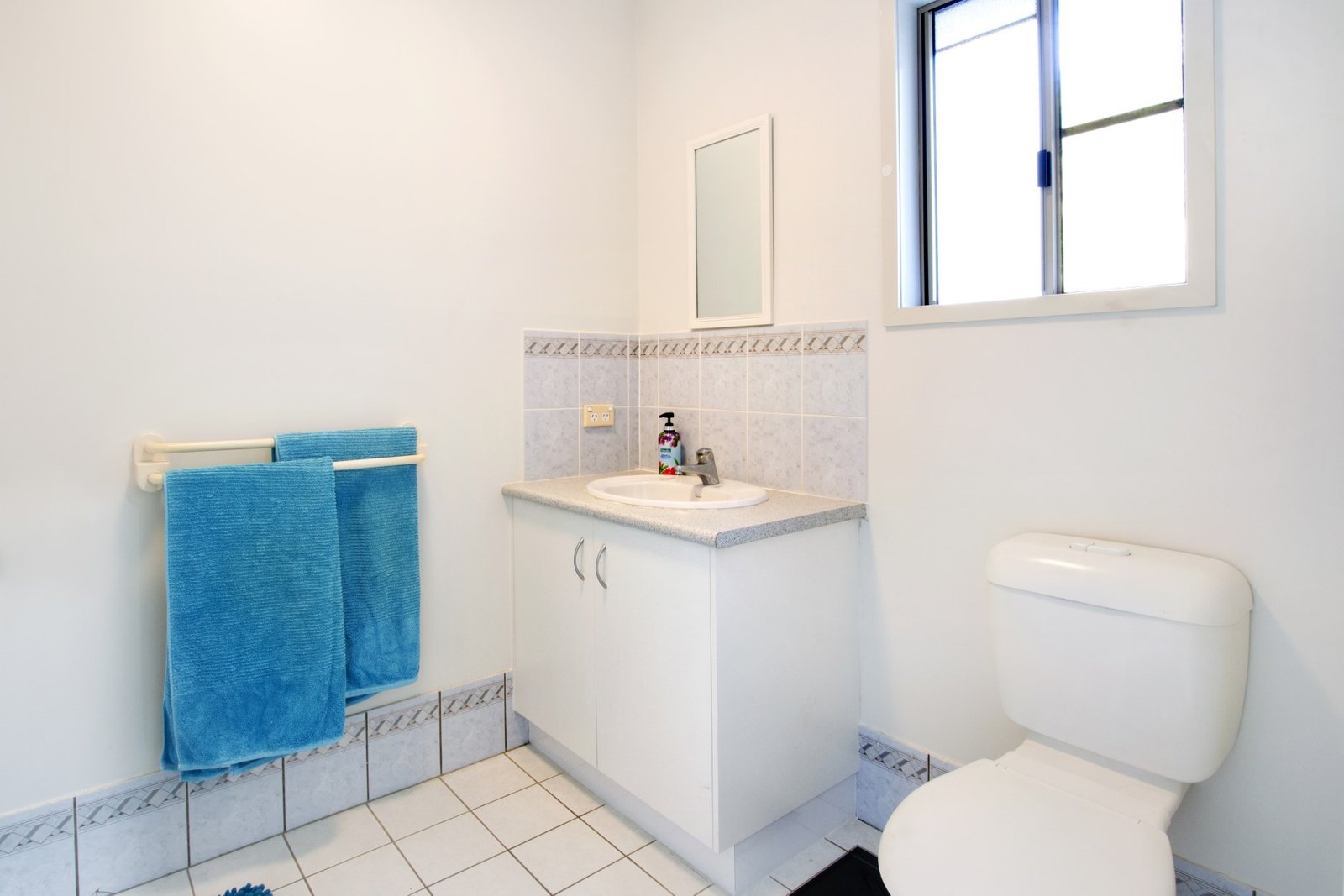 8 Duell Road CANNONVALE 16