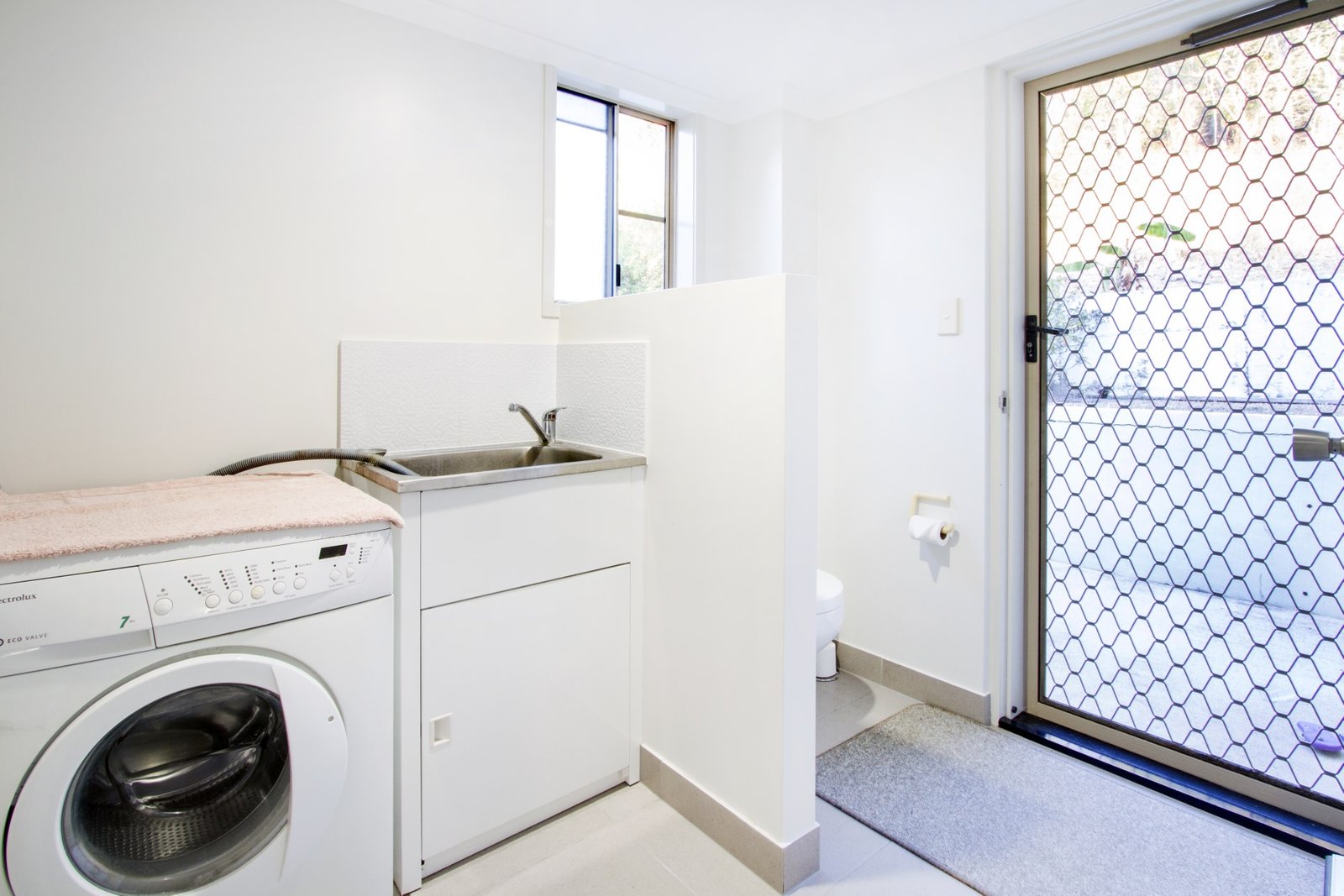 8 Duell Road CANNONVALE 17