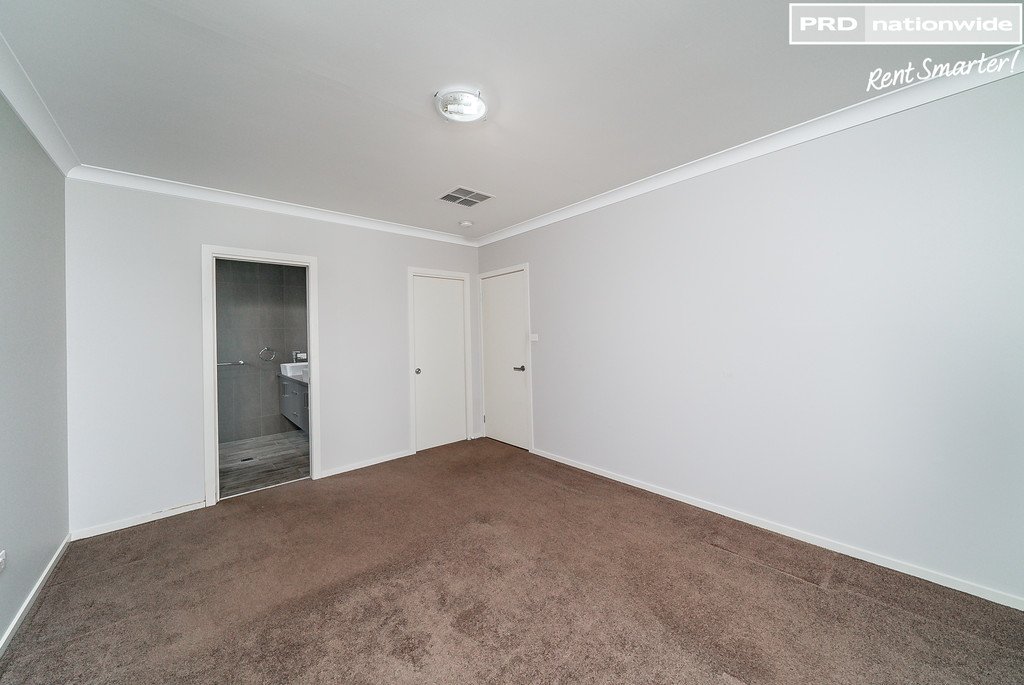 8 Durack Circuit BOOROOMA 6
