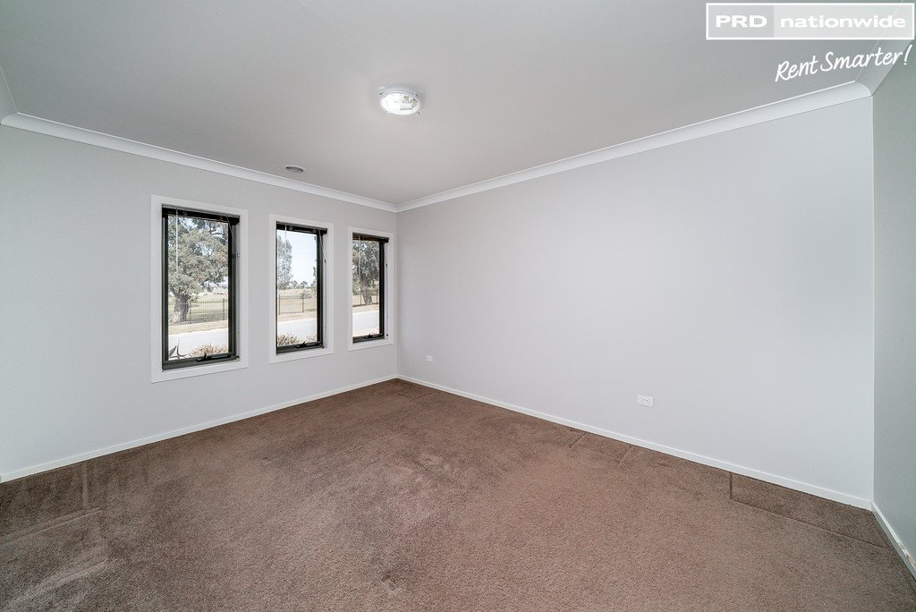 8 Durack Circuit BOOROOMA 8