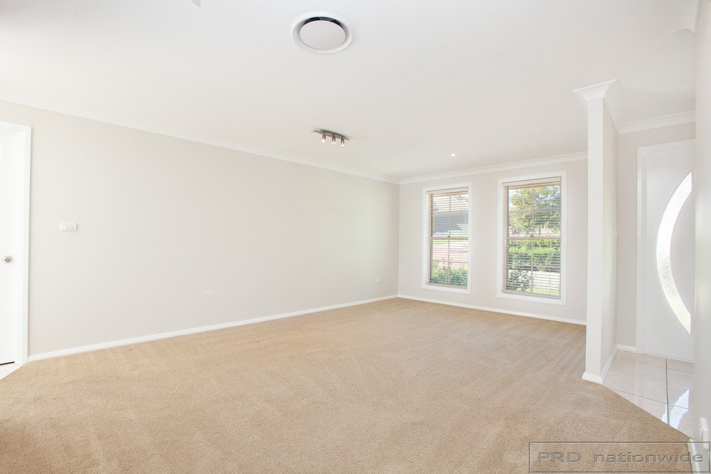 8 Durban Crescent EAST MAITLAND 3