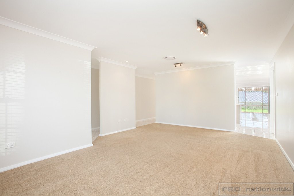 8 Durban Crescent EAST MAITLAND 5