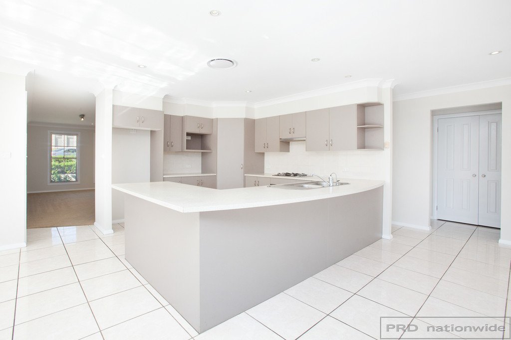 8 Durban Crescent EAST MAITLAND 6