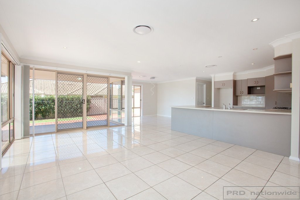 8 Durban Crescent EAST MAITLAND 7