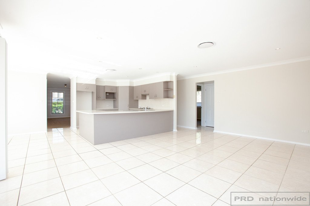 8 Durban Crescent EAST MAITLAND 8
