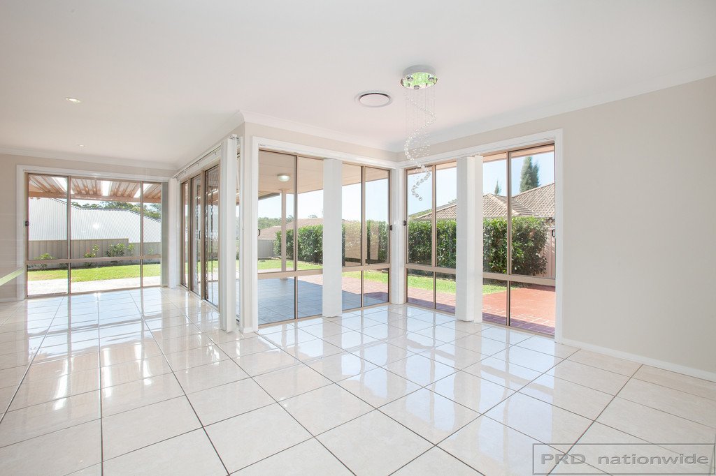 8 Durban Crescent EAST MAITLAND 11