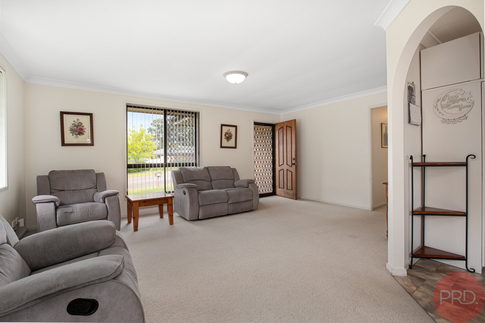 8 Dutton Street METFORD 2