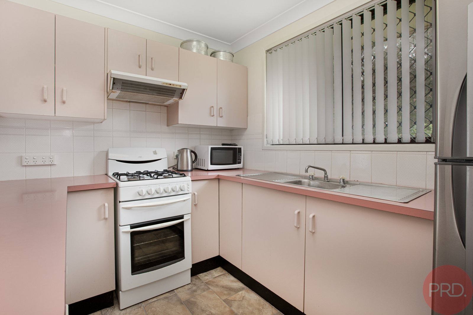 8 Dutton Street METFORD 5