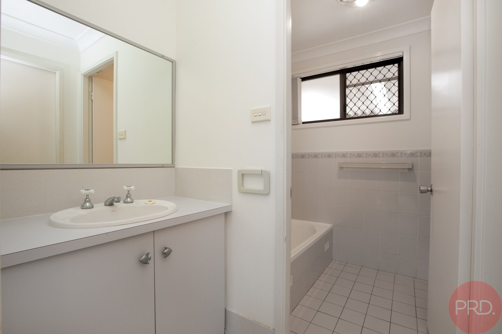 8 Dutton Street METFORD 9