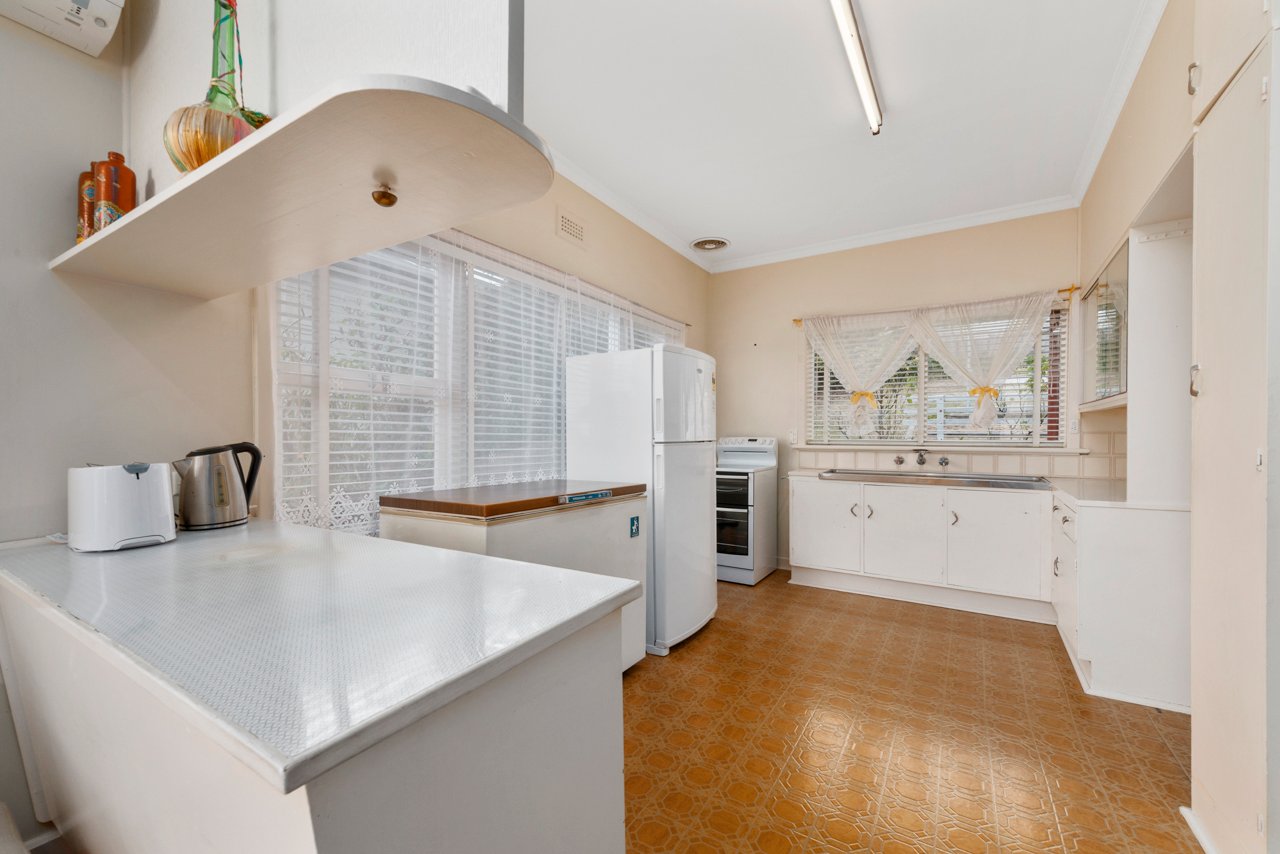 8 Eleventh Avenue WEST MOONAH 2