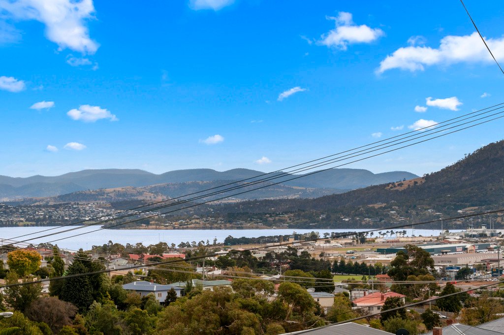 8 Eleventh Avenue WEST MOONAH 6