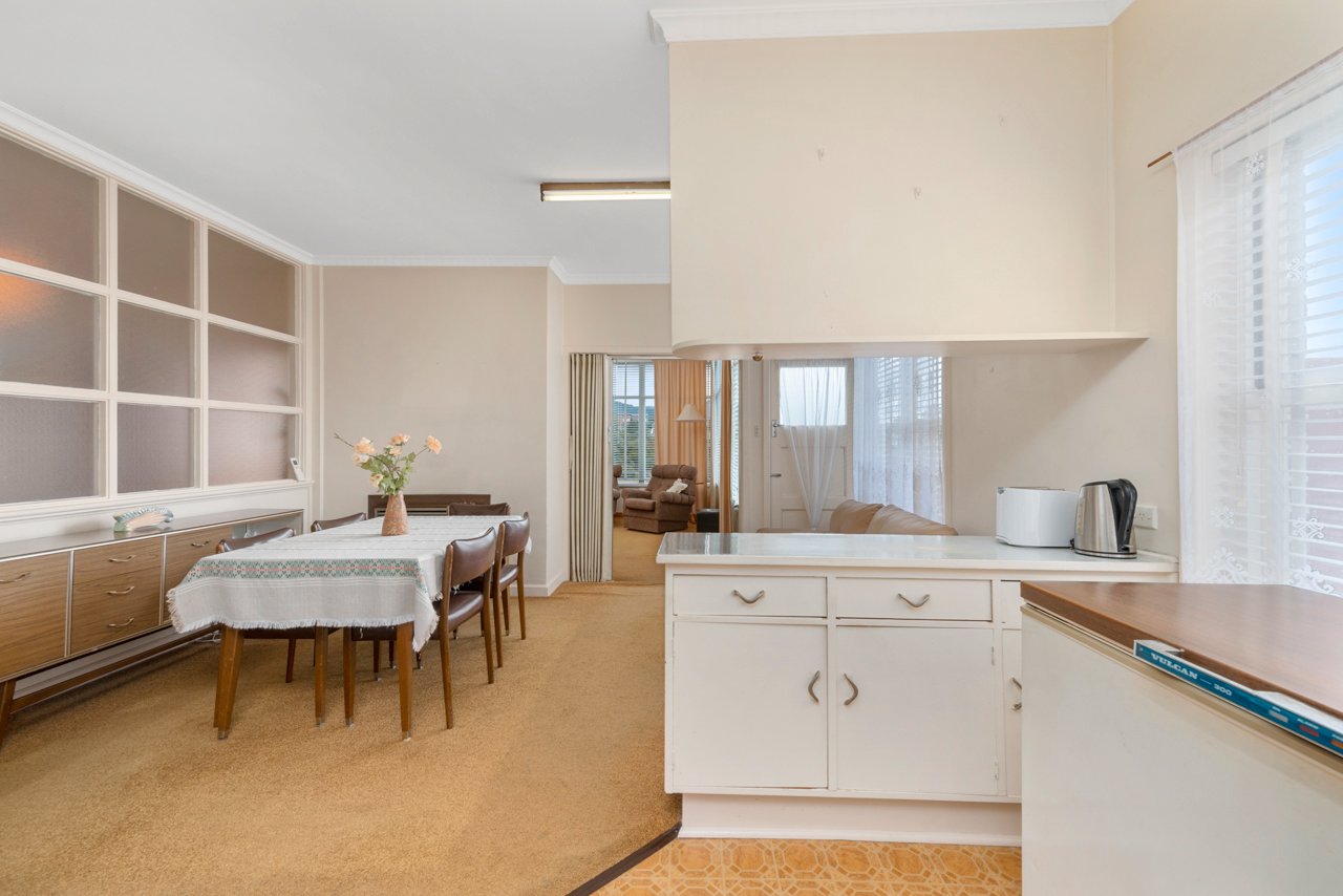 8 Eleventh Avenue WEST MOONAH 12