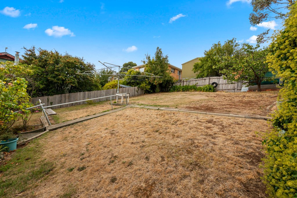 8 Eleventh Avenue WEST MOONAH 18