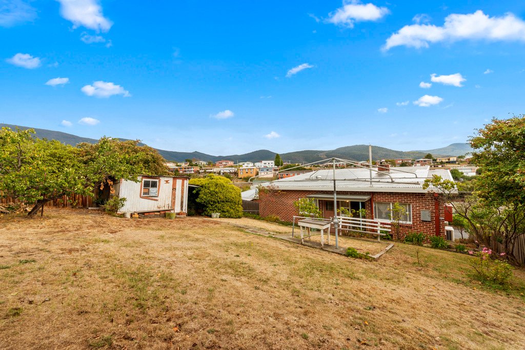 8 Eleventh Avenue WEST MOONAH 19