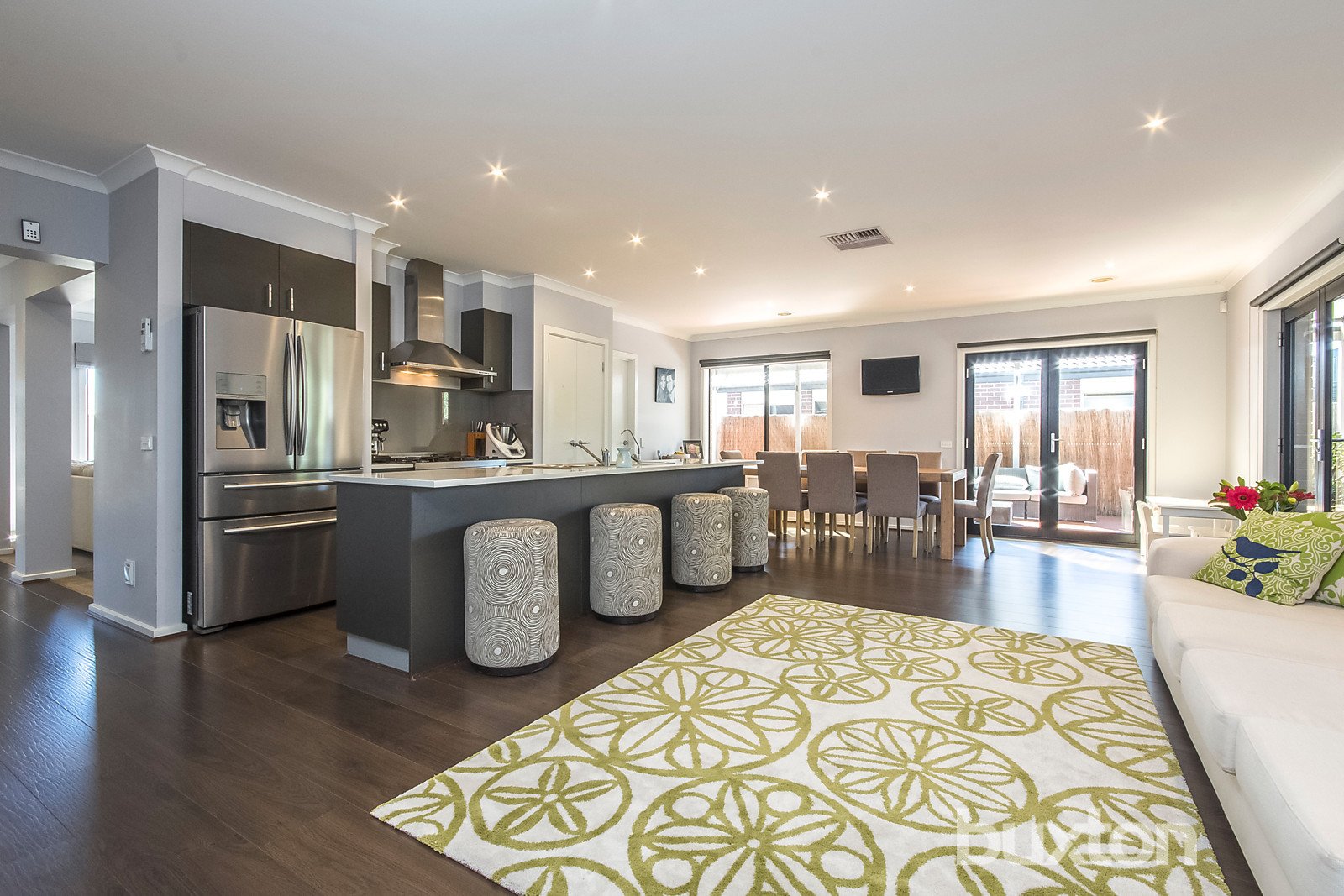 Gallery: 8 Ellen Close