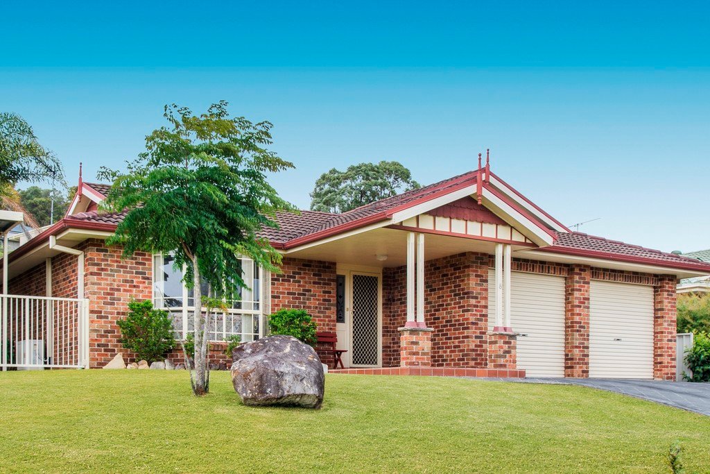 8 Ellerslie Crescent LAKEWOOD 1