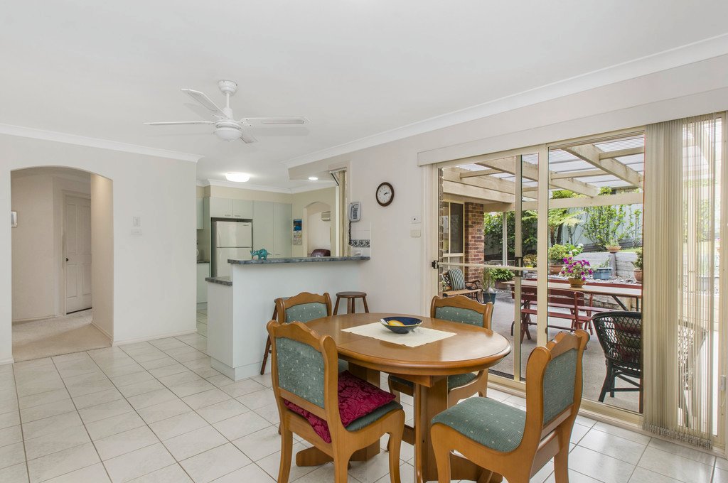 8 Ellerslie Crescent LAKEWOOD 4